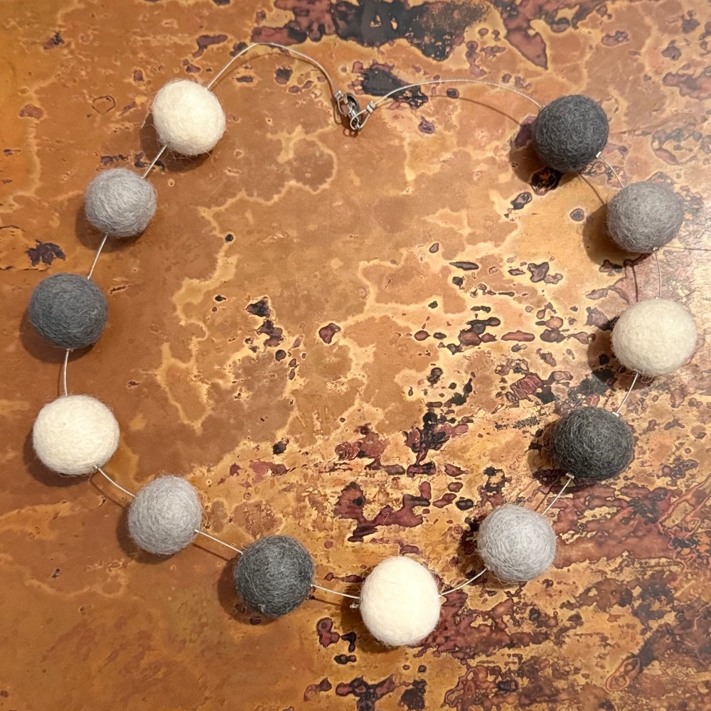 Lovely felted wool and wire necklace. Lightweight, special. NEW!